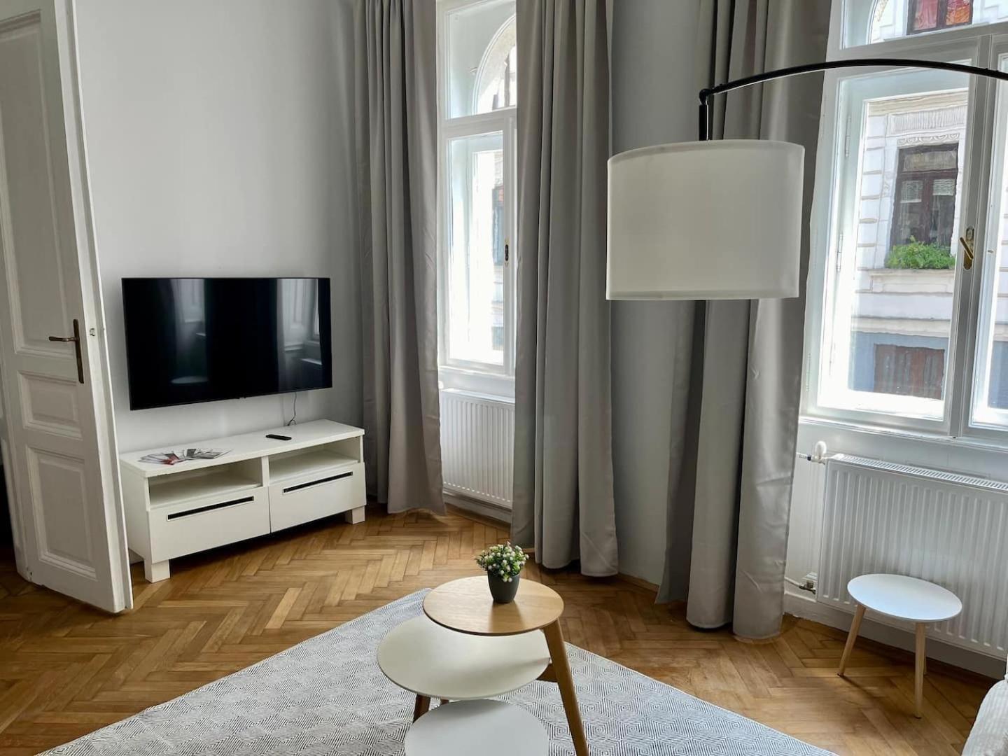 Grosszuegiger Wiener Altbau Gleich Neben Schoenbrunn Kültér fotó