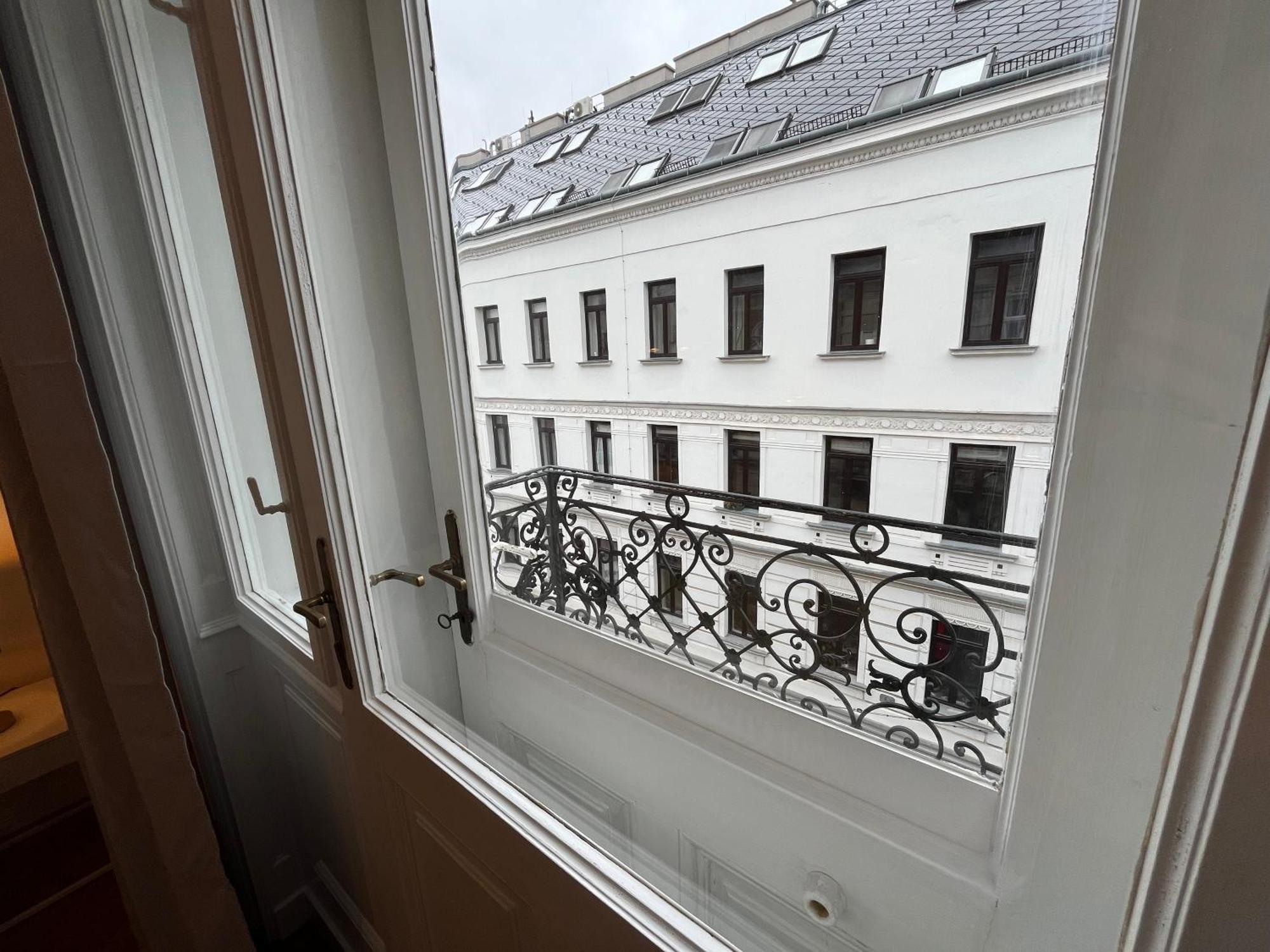 Grosszuegiger Wiener Altbau Gleich Neben Schoenbrunn Kültér fotó
